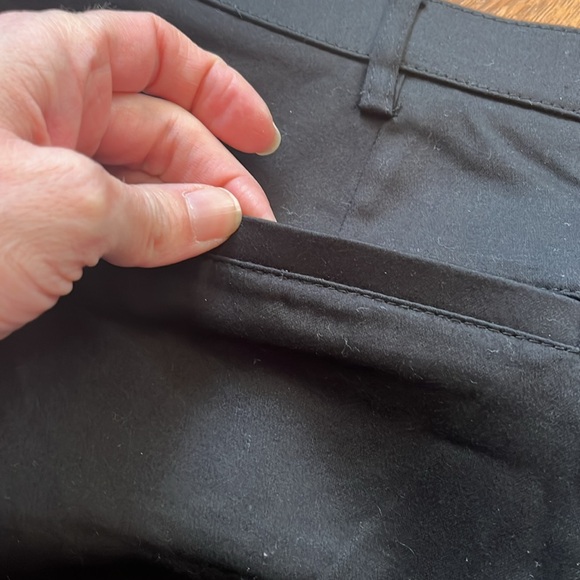 New Counterparts black capris - Picture 16 of 16